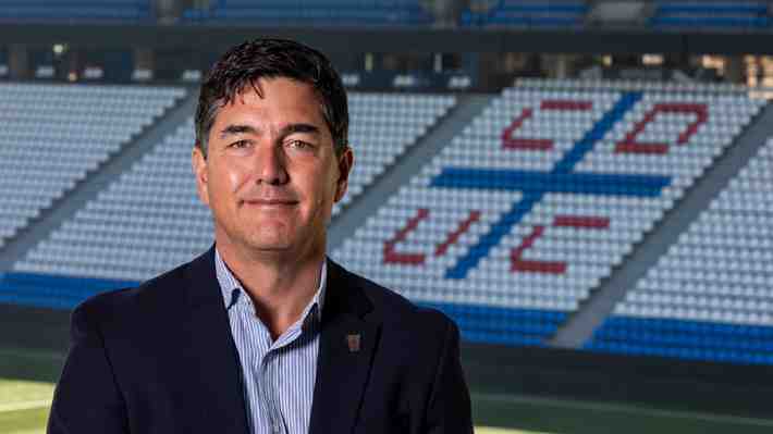 Matías Claro, presidente de la UC, explica por qué no han llegado refuerzos, habla de Vozinha y le deja recado al hincha