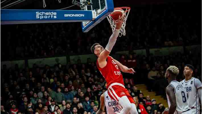 El destacado basquetbolista chileno Nicolás Carvacho sorprende y anuncia su retiro con solo 29 años