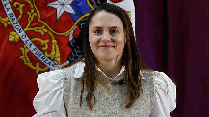 Natalia Duco renuncia al Ministerio del Deporte en medio de polémica por uso de auto fiscal