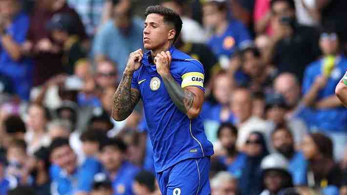 "Descarado y descerebrado": Enzo Fernández es pifiado por hinchas del Chelsea durante un amistoso y recibe duro calificativo de diario inglés
