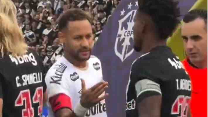 El comentado desaire de un rival a Neymar que se viraliza y que esconde una antigua historia