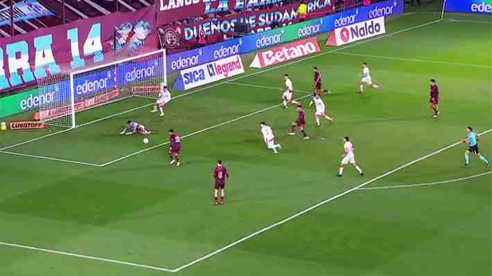 Brayan Cortés se luce con una impresionante doble atajada para salvar a "su" Argentinos Juniors... Mira la jugada