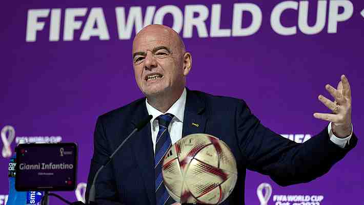 La última "locura" de Gianni Infantino para revolucionar el fútbol, mientras la UEFA le da un nuevo golpe