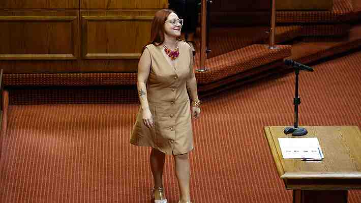 Diputada Francisca Bello (FA) se encuentra hospitalizada: Su estado de salud es "delicado pero estable"