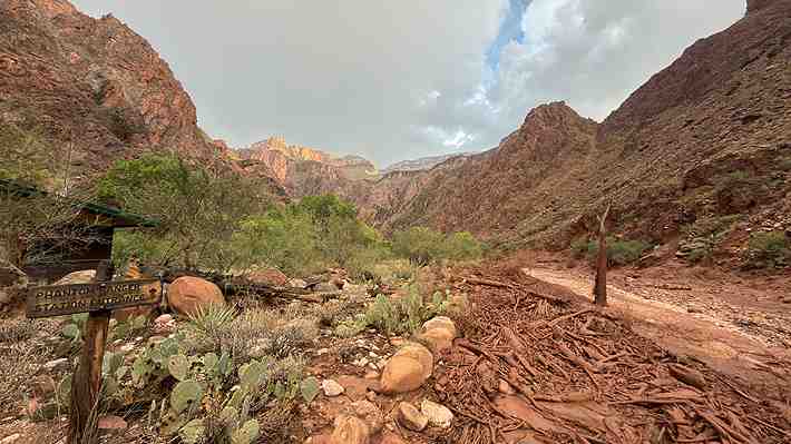 Al menos 15 excursionistas estarían desaparecidos tras inundación repentina en el Gran Cañón de EE.UU.