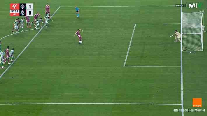 El penal fallado por Mbappé en triunfo del Betis ante el Real Madrid: La crítica de un ex árbitro y el palo que lanzó el canal oficial del merengue