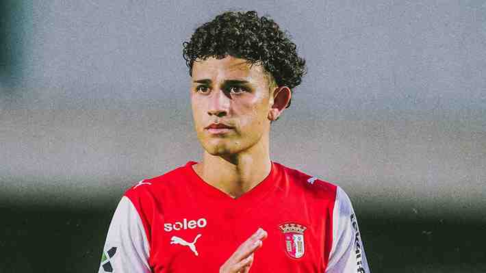 Nació en Australia: Jetzen López, el jugador de 19 años que juega en Portugal y que Nicolás Córdova convocó a la "Roja" adulta