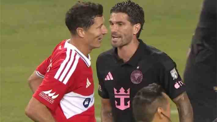 "¿Quién eres, bobo?": Mira el picante cruce entre el argentino De Paul y Lewandowski en la MLS y que se hace viral