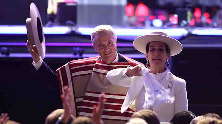 Imágenes: El pie de cueca del Presidente Kast junto a la Primera Dama en la inauguración de las fondas del Parque O'Higgins