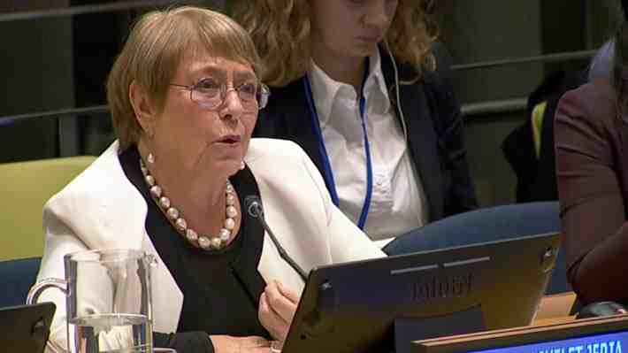"Hay que tener sentido de realidad": Oficialismo pide a Bachelet dar "un paso al costado" tras nuevo mal resultado en la ONU