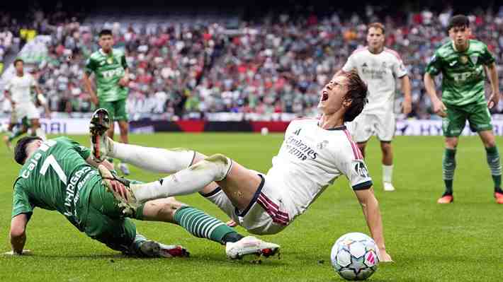 "No caer en la trampa": En España hablan del "doble aviso" del DT de Real Madrid y que fue clave para ganar a Wanderers en la Intercontinental Sub 20