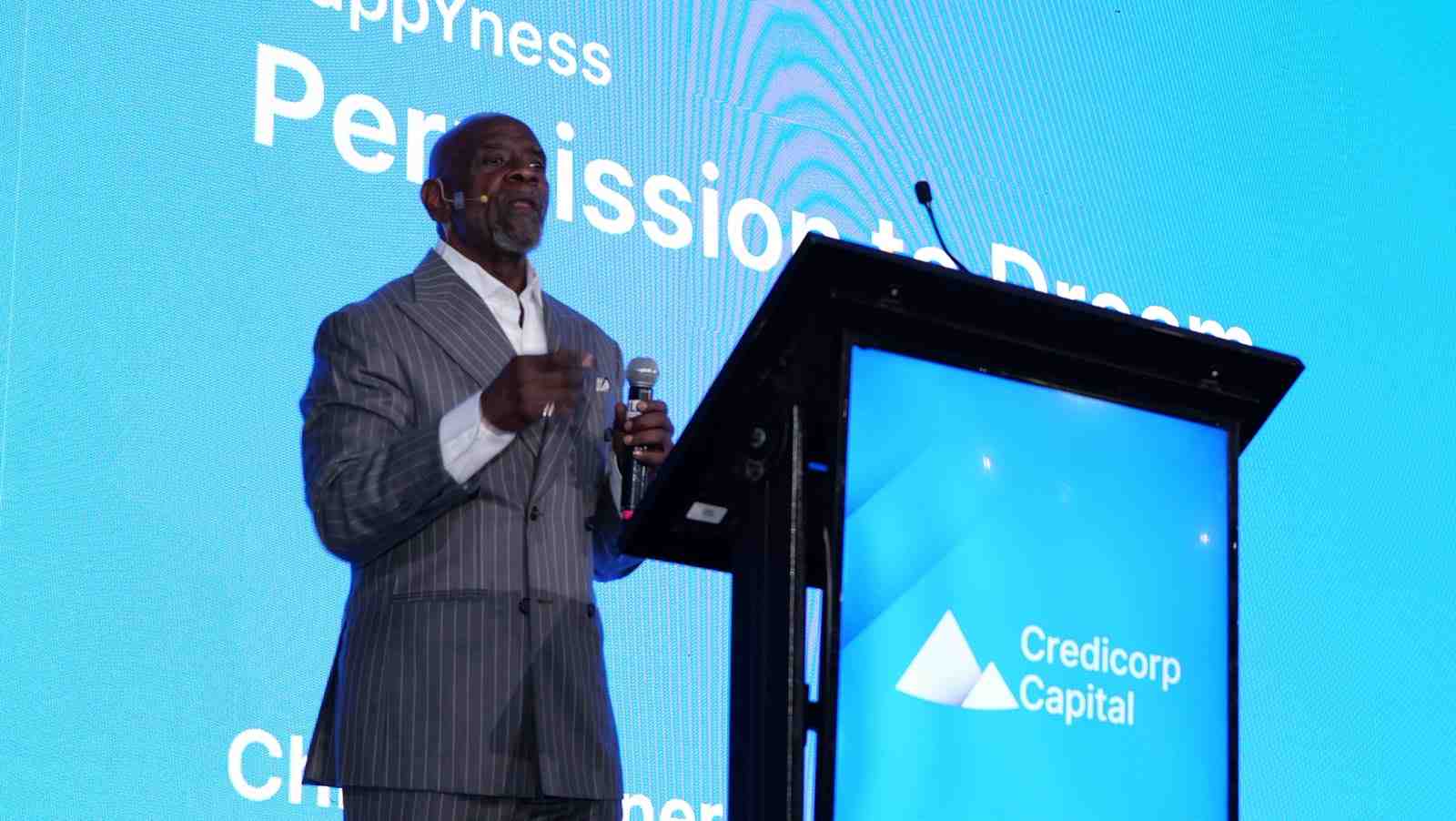 Empresario que inspiró "En Busca de la Felicidad" se suma al directorio de empresa chilena que transa en Wall Street