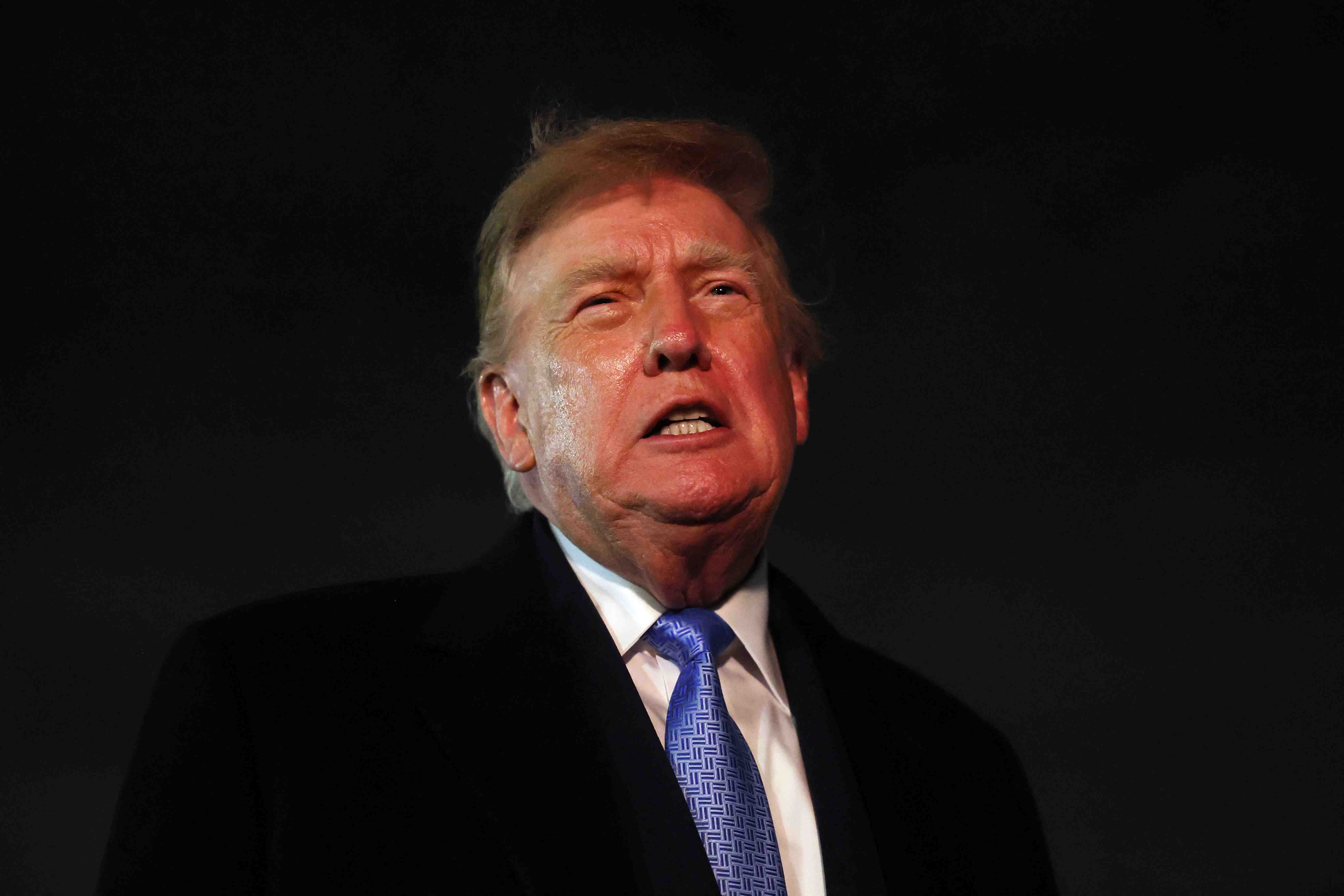 Trump confirma que evalúa "muy seriamente" prohibir exportaciones de diésel y eleva la presión para Chile