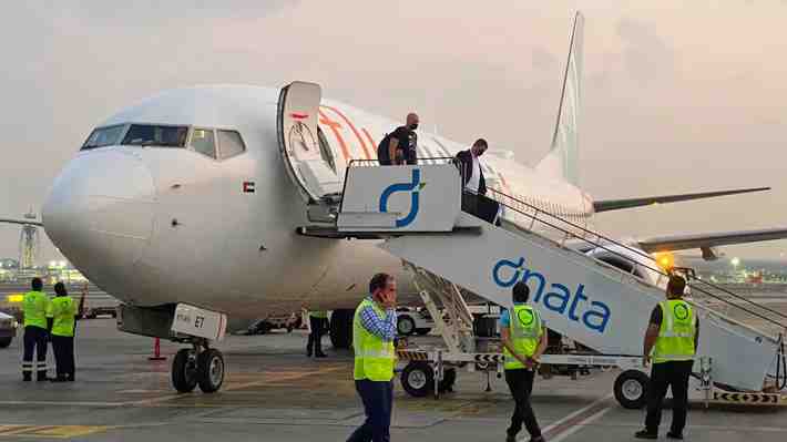 Altercado entre pilotos obliga a desviar avión que viajaba desde Dubái hacia Tel Aviv: Reportan apuñalamiento