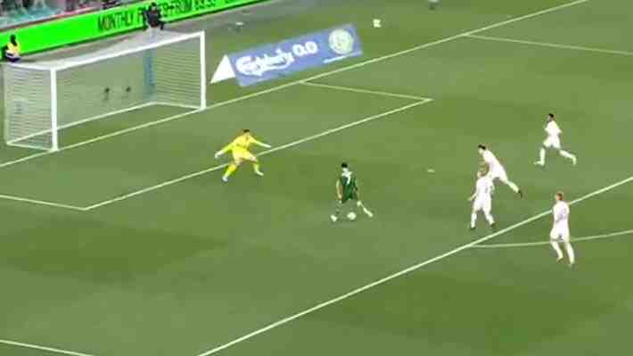 "Una locura", "obra de arte": Mira el golazo de Troy Parrott, pupilo de Pellegrini, que deslumbra en Europa