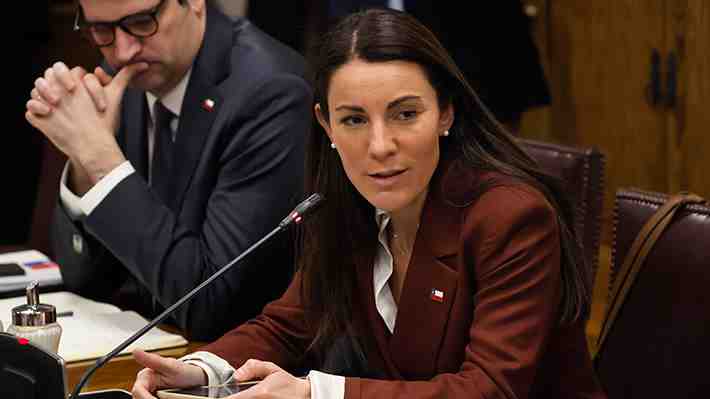 Ministra Arzola defiende fin de "Yo elijo mi PC", pero reconoce que "hay una discusión que se tiene que llevar a cabo"