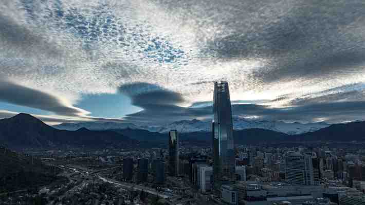 Lluvias vuelven a la RM: Senapred declara alerta temprana por posibles tormentas eléctricas y remociones en masa