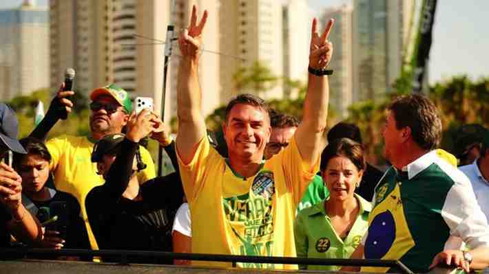 El otro triunfo de Bolsonaro: Candidatos afines ganan y familia se fortalece en el Congreso