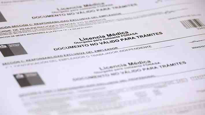 Detienen a dos médicos en La Serena por emitir licencias falsas: Habrían defraudado a Fonasa por más de $11 mil millones