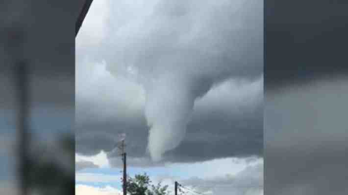 Video | Tornado en Región del Maule: Hay casas dañadas, damnificados y cortes de ruta