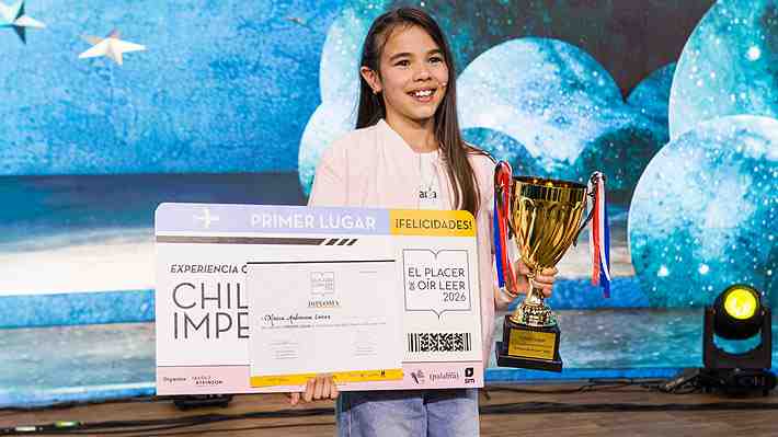 Video | Estudiante venezolana de colegio de Copiapó gana el mayor concurso de lectura en voz alta de Chile