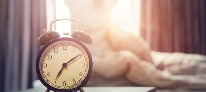 CAMBIO DE HORA: Conoce sus efectos y recomendaciones en tiempos de pandemia