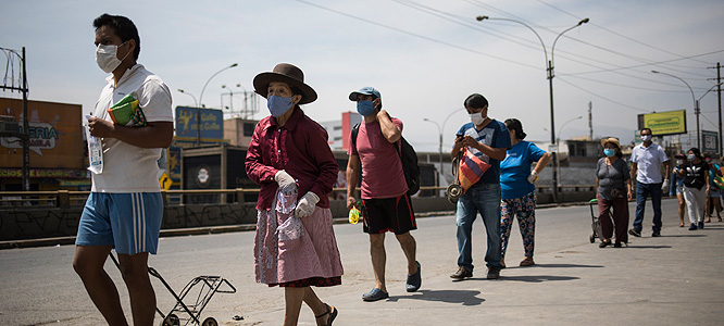 COVID-19: Los factores que propiciaron la "tormenta perfecta" en Perú