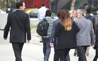 Ingresos de hogares chilenos subieron 35% en tercer trimestre por retiro del 10%