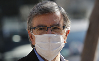 El tercer intento de Lavín por llegar a La Moneda: El '99 estuvo a 30 mil votos y el 2005 fue derrotado por Piñera