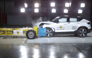 El Volvo C40 eléctrico recibe máxima calificación en pruebas de seguridad en la Euro NCAP