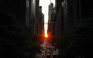 Fotos: Nueva York vivió el &#34;Manhattanhenge&#34;, magnífico evento en el que el sol se alinea con los rascacielos