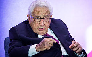 Muere Henry Kissinger, ex secretario de Estado y hombre clave en la política exterior de EE.UU.