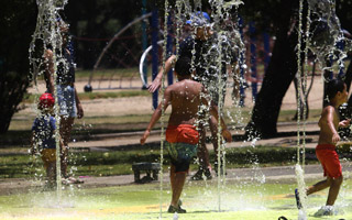 Hasta 37° en la RM: Meteorología advierte temperaturas extremas para este viernes en la zona central