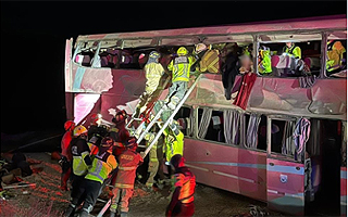 Al menos un fallecido y 40 heridos tras accidente de bus que trasladaba turistas en San Pedro de Atacama
