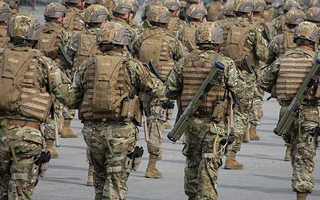 Muerte de conscripto: Jefe del Estado mayor dice que soldados llevaban &#34;vestimenta estándar&#34; en marcha