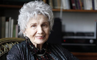 De bajo perfil y gran escritora de relatos cortos: Muere a los 92 años Alice Munro, premio Nobel de Literatura 2013