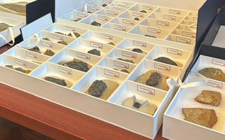 Chile restituye a Marruecos 117 piezas arqueológicas: Artículos datan de hasta 400 millones de años