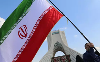 Líder supremo de Irán nombra a sucesor interino de fallecido Presidente y declara cinco días de luto