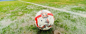 Suspenden el primer partido por lluvias en la zona central y sur del país