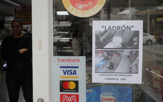 Comida para gatos, mantequilla y ropa deportiva: Los productos más robados en el retail chileno