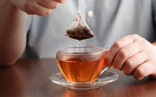 Investigación revela que las bolsitas de té comerciales liberan en la infusión millones de nano y microplásticos