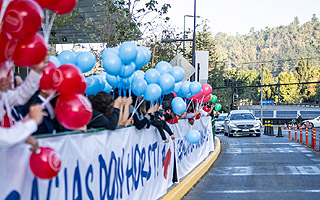 Fotos| Trabajadores de Cencosud despidieron cortejo fúnebre de empresario Horst Paulmann