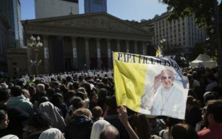 Argentina despide al papa Francisco con emotiva misa y ante miles de personas