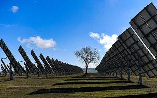 Energías renovables en el punto de mira: El debate que se abrió en España tras el histórico apagón