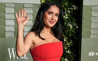 Salma Hayek protagoniza portada de edición de trajes de baño de Sports Illustrated: &#34;Nunca se me pasó por la cabeza&#34;