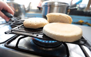 &#34;Para pan, tortillas y arepas&#34;: Marca de utensilios cambia nombre del tostador chileno y genera polémica