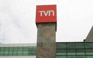 ¿Qué hacer? El dilema de TVN: La crisis financiera nubla el futuro de una señal estatal &#34;inviable&#34;