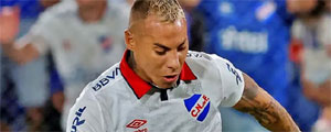 Drástica decisión con Eduardo Vargas en Uruguay