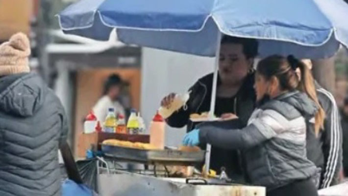 Pese a riesgos para la salud, prolifera la venta de comida preparada en la calle
