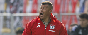 No hay caso: El historial de expulsiones de Almirón dirigiendo a Colo Colo en el fútbol chileno
